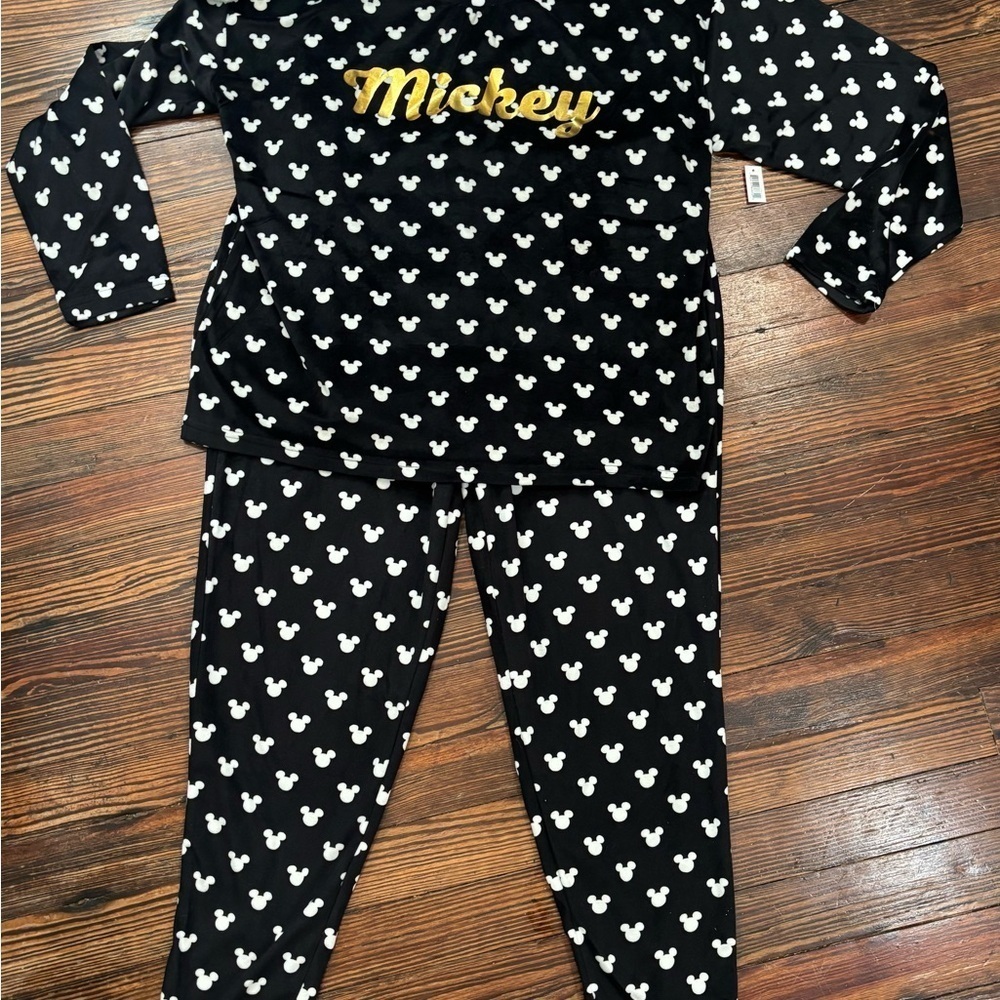 Disney Mickey Mouse 3 Pc Velour Pajama Set Gold Logo W/ Matching Socks Sz M 8-10 - Picture 2 of 7